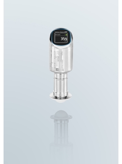 Beautyshot Micropilot FMR43 with display, clamp, 316L, 80 GHz PTFE Micropilot FMR43, 316L housing, with display, clamp, 80 GHz PTFE